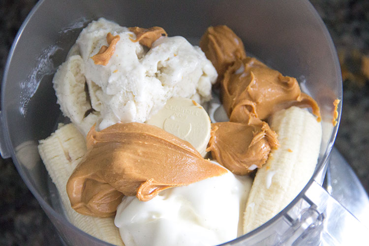blending-peanut-butter-banana-frozen-yogurt