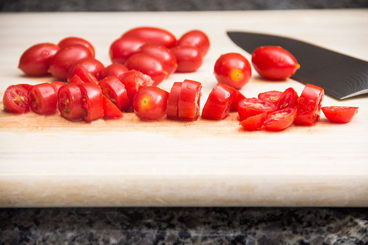 chopping-cherry-tomatoes