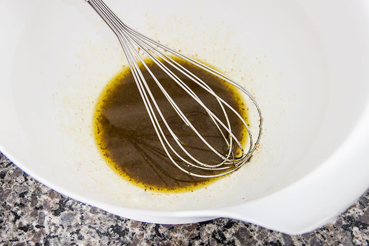 mixing-flax-and-olive-oil