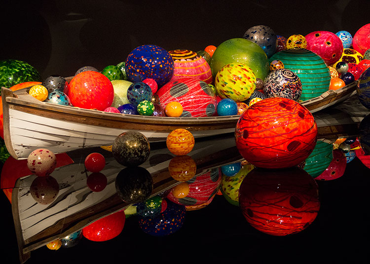 Chihuly-Glass-Garden-Display-Seattle