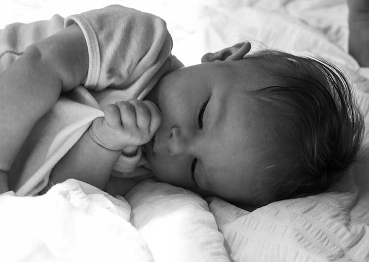 photographing-baby-on-his-side-bw