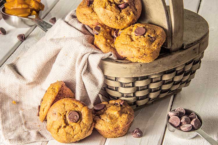 Mini-Chocolate-Chip-Pumpkin-Muffins