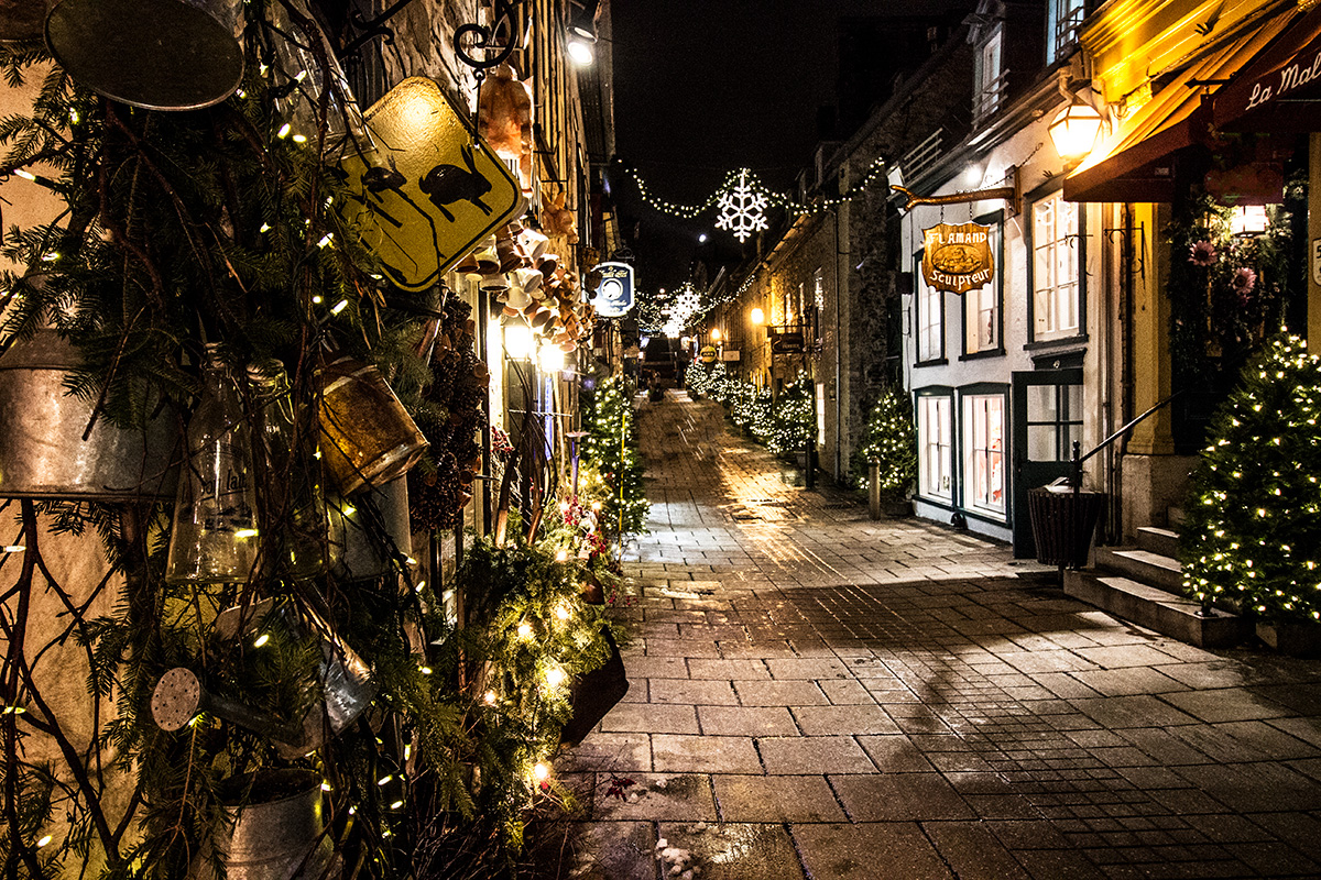 Rue-du-Petite-Champlain-Quebec-City-Holidays-Christmas