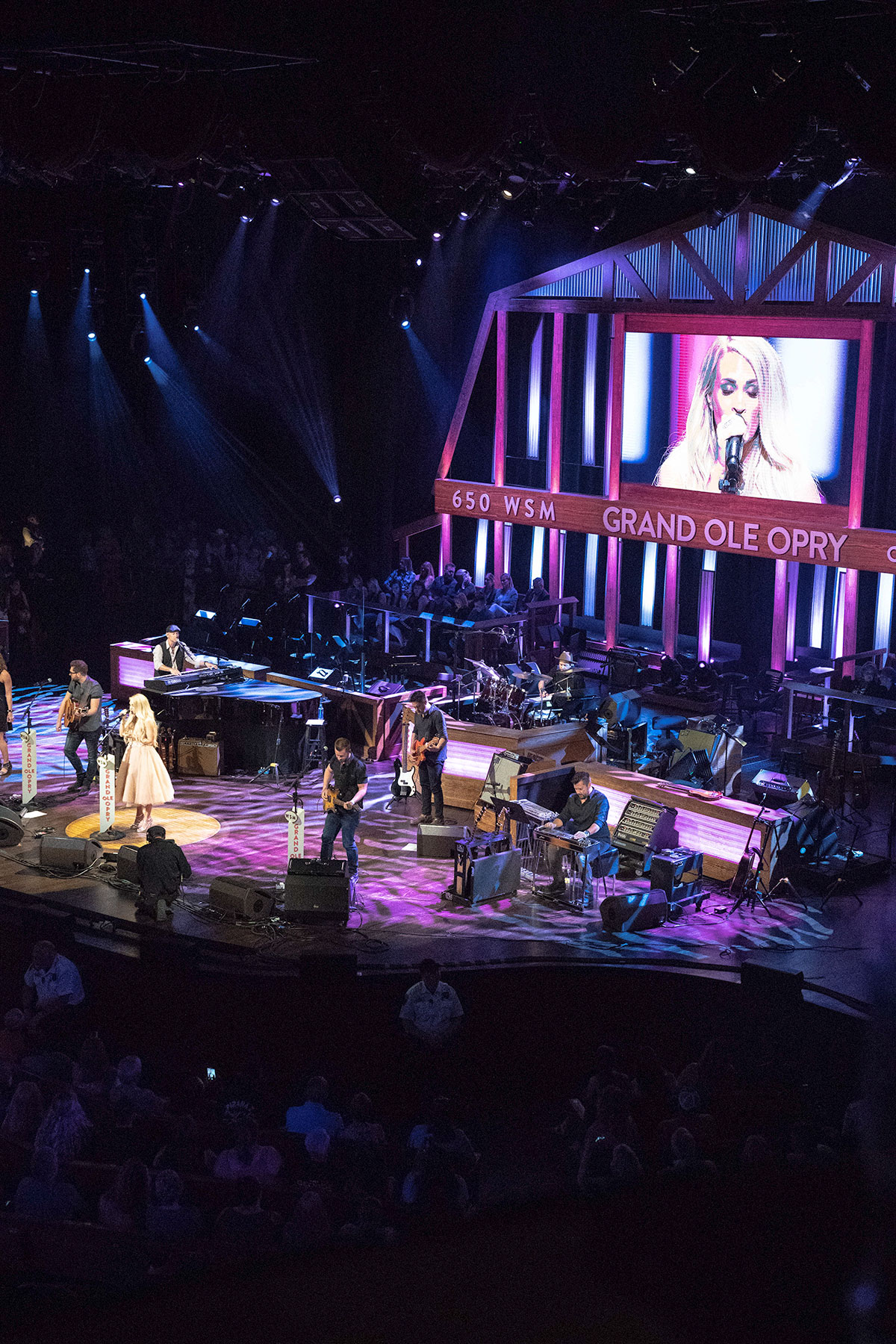 Carrie-Underwood-Performing-at-Grand-Ole-Opry-Nashville