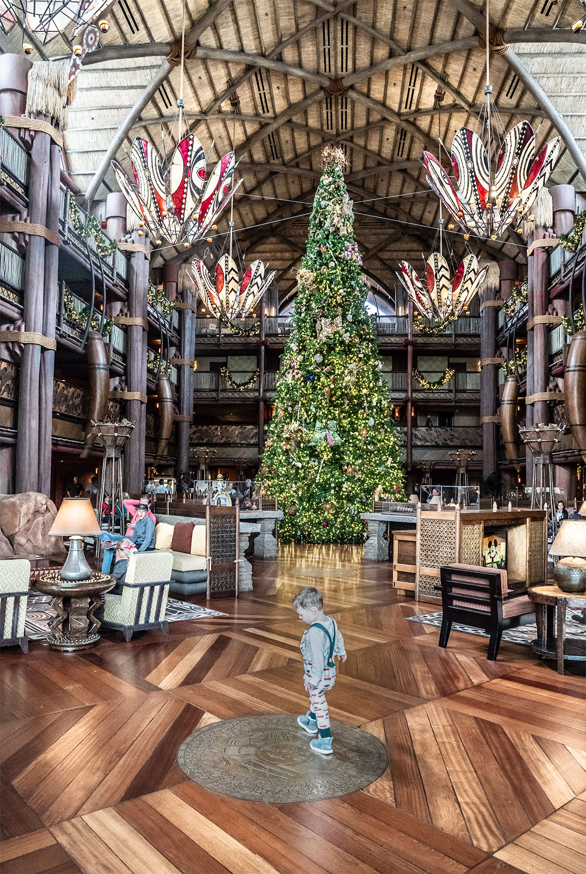 Giant-Christmas-Tree-Lobby-Of-Animald-Kingdom-Lodge-christmas