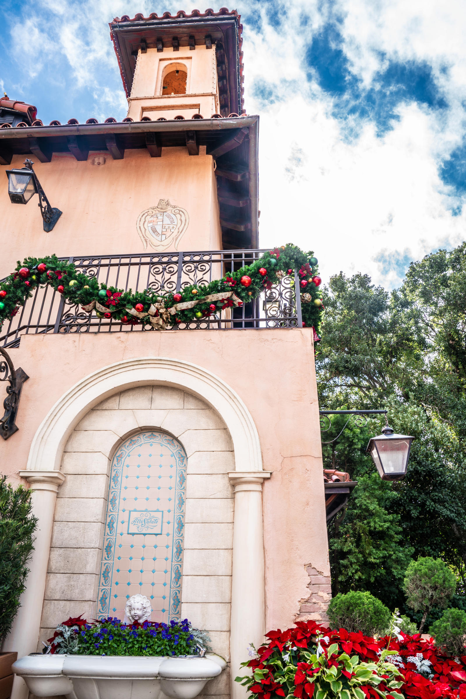 Italy-Pavilion-Christmas-at-Epcot