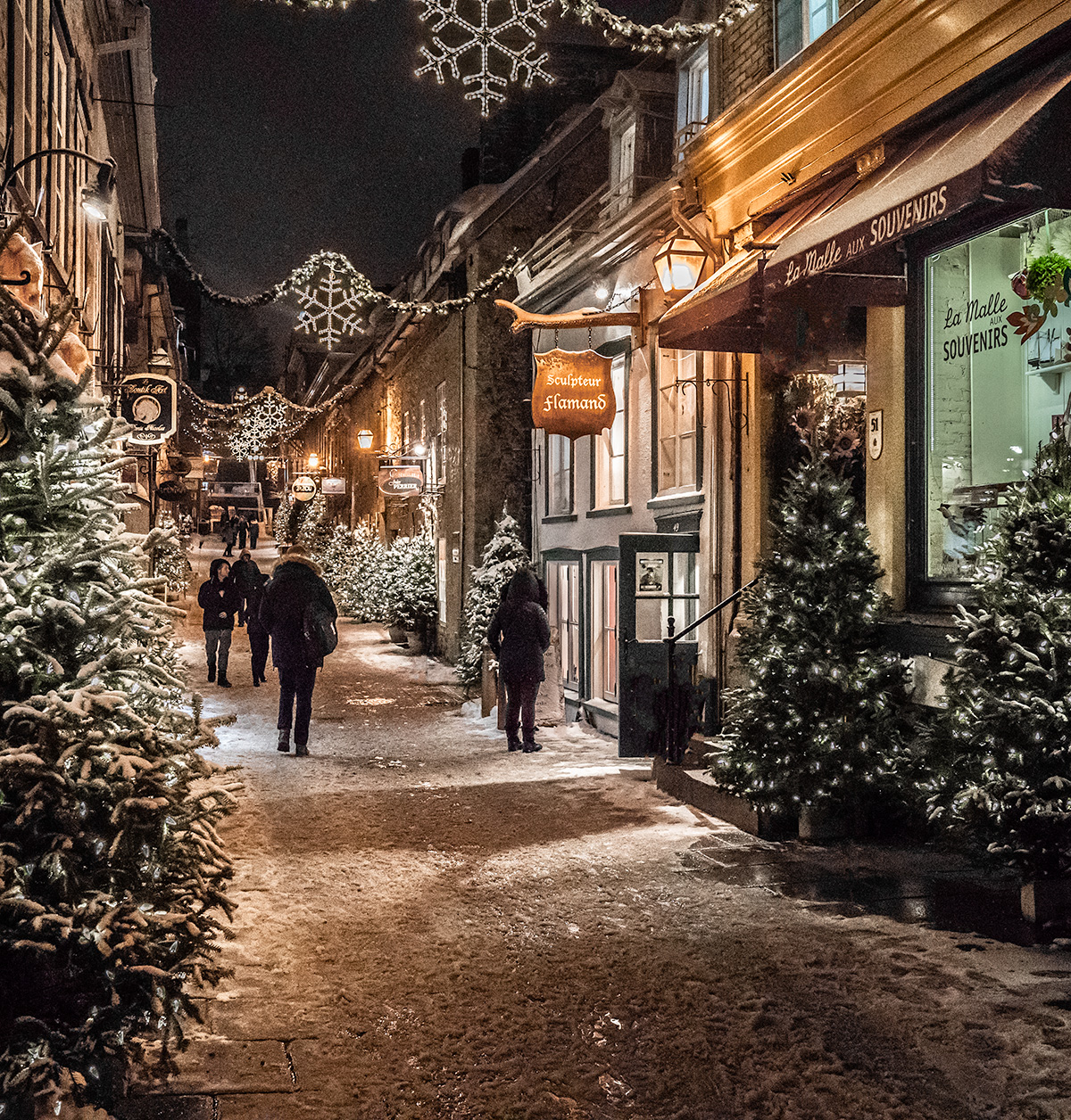 Quartier-Petit-Champlain-Quebec-City-at-Christmas