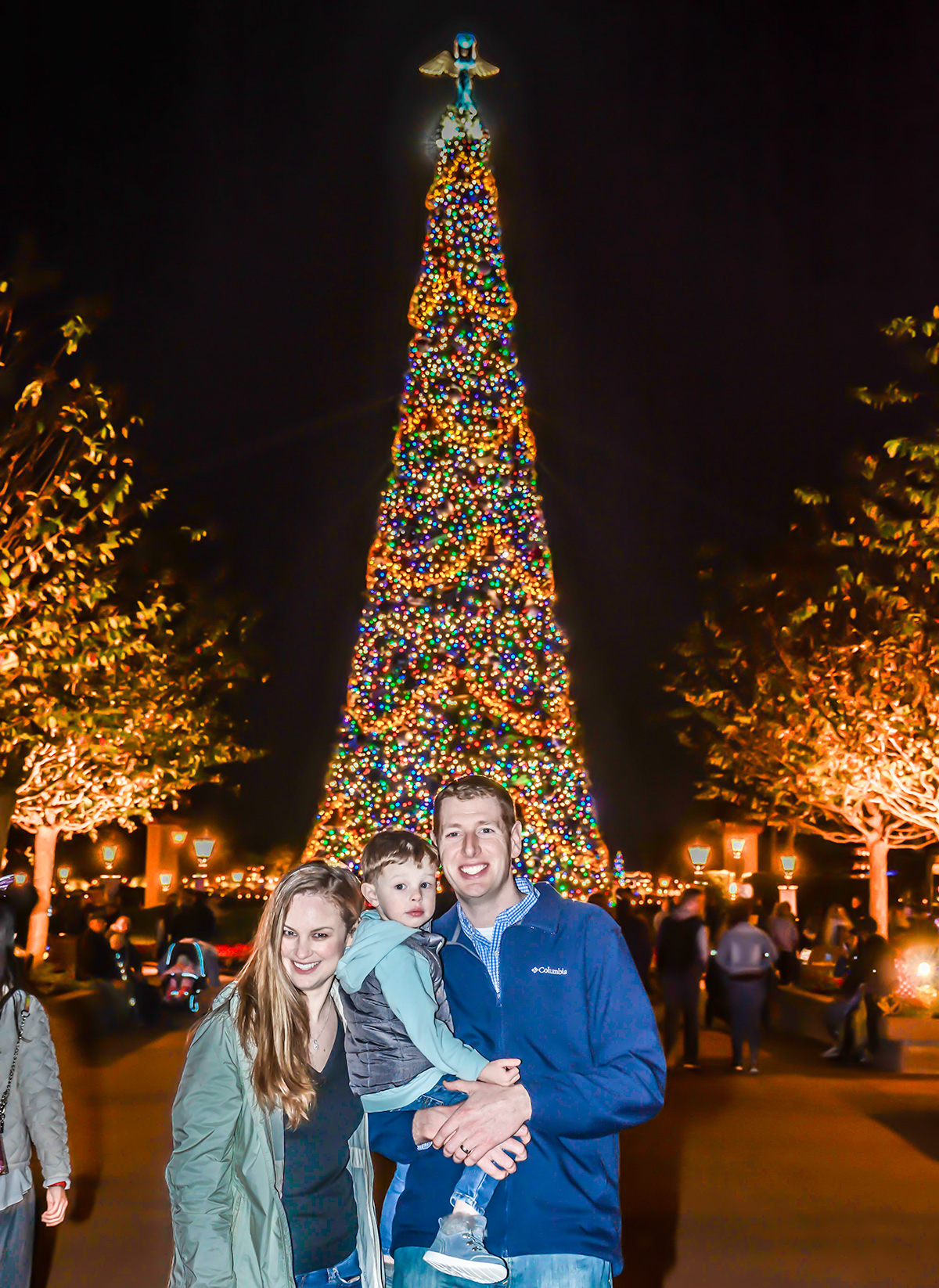 Us--with-Giant-Christmas-Tree-at-Epcot