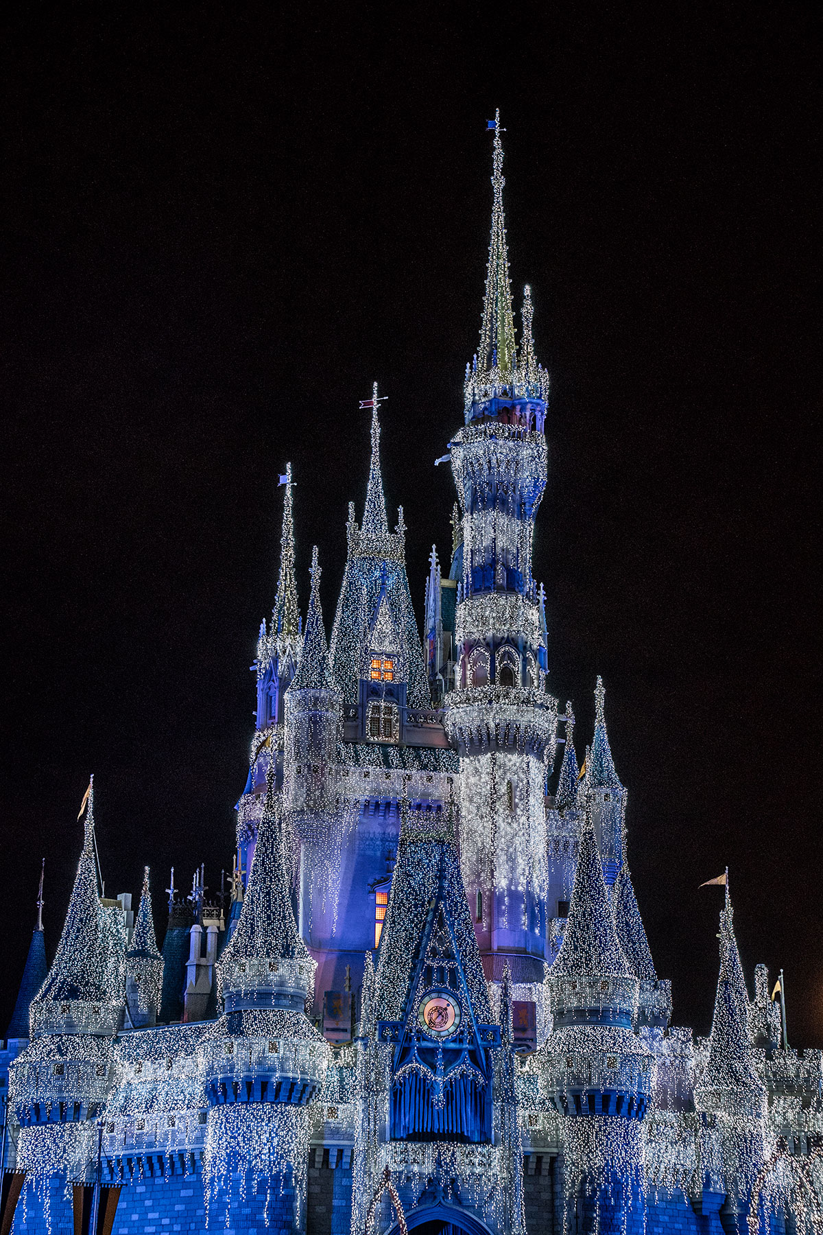 Cinderella-Castle-at-Christmas-Holiday-Walt-Disney-World-Magic-Kingdom