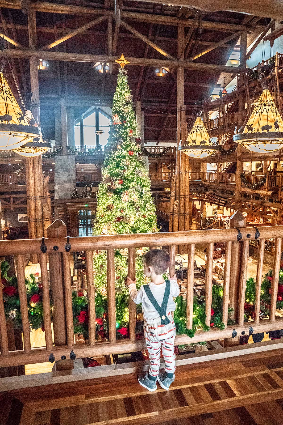 What-Its-Like-to-Stay-at-Disneys-Wilderness-Lodge-at-Christmas