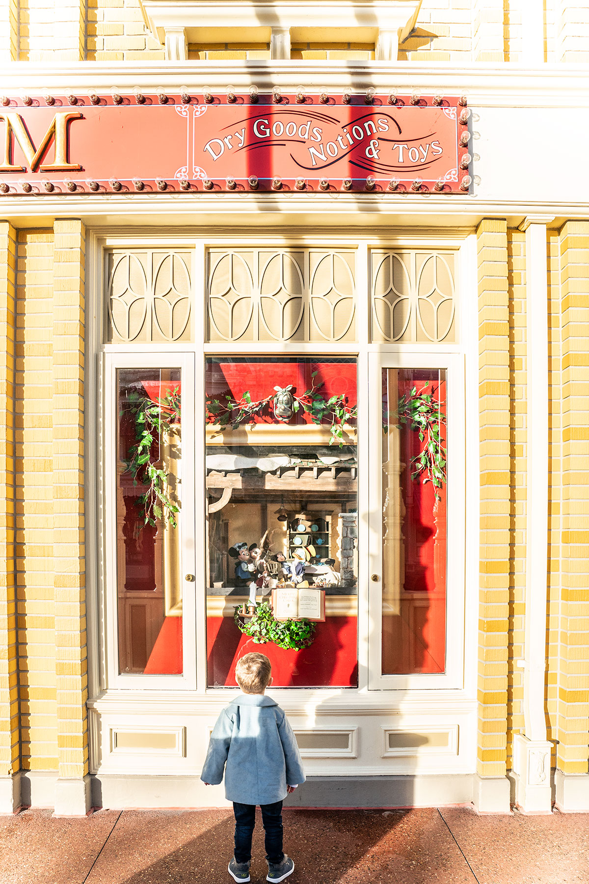 Main-Street-Window-Christmas-Display-Magic-Kingdom
