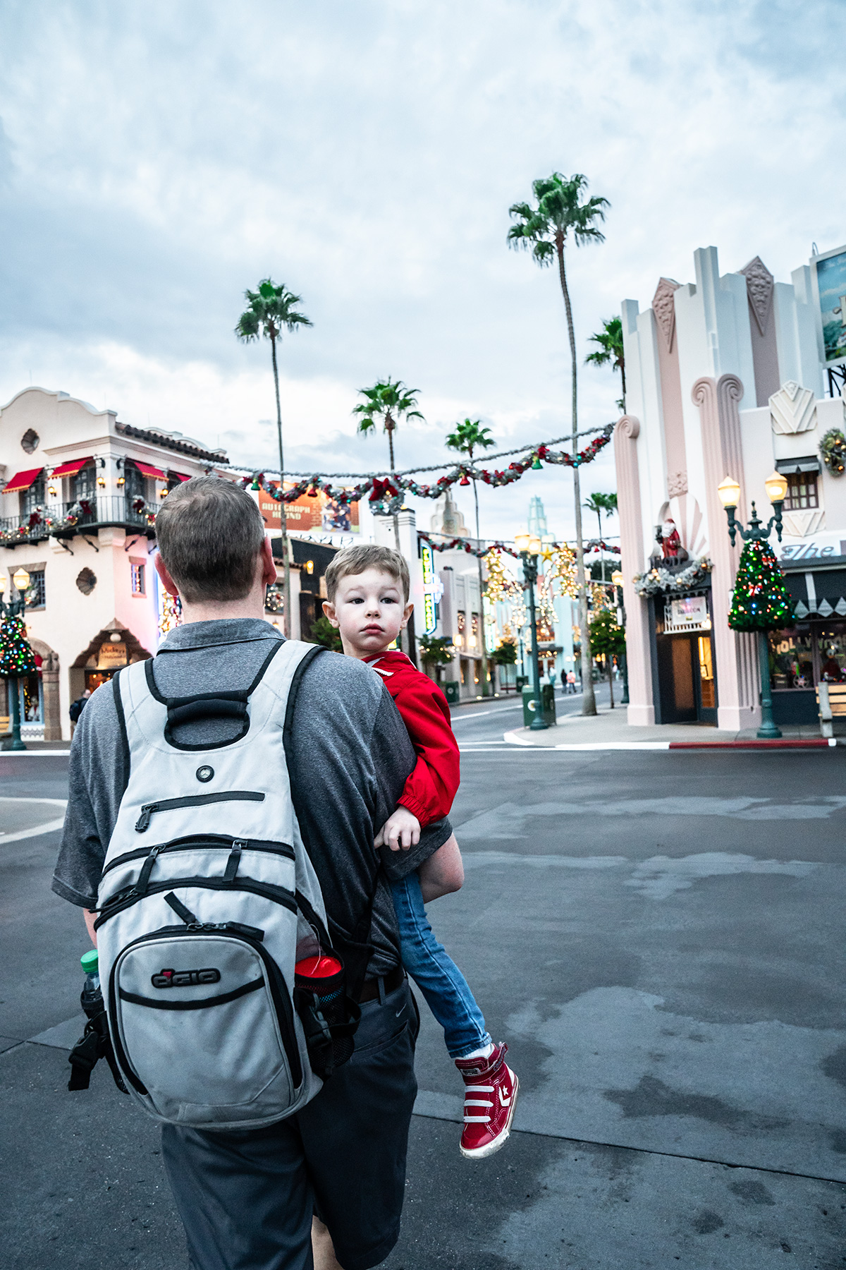 Strolling-Hollywood-Studios-at-Christmas