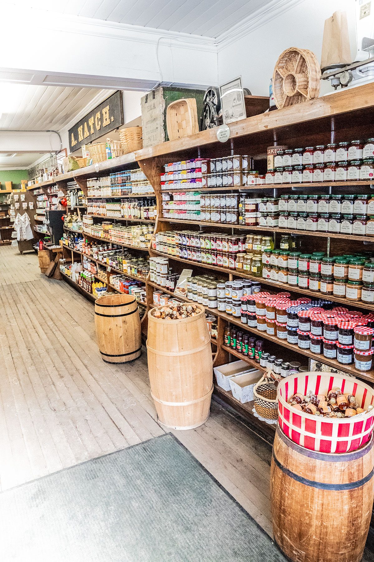 Old-Fashioned-Country-Store-Woodstock-Vermont