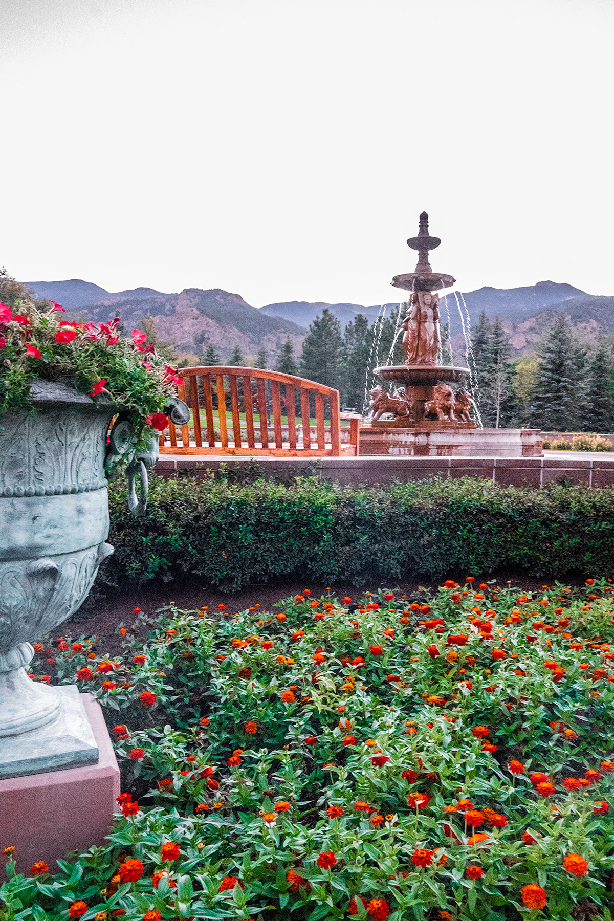 Fountains-and-Gardens-Broadmoor-Colorado-Springs