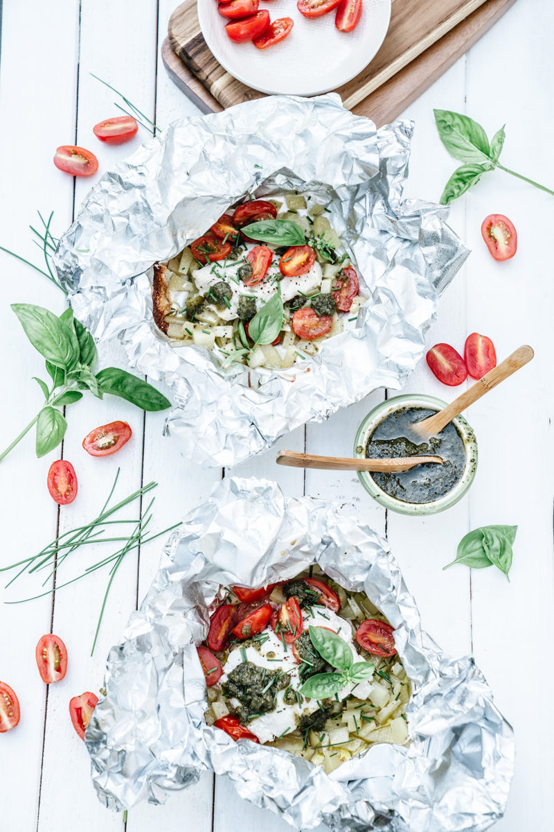 5 Ingredient Pesto Grilled Fish Foil Packets - Jen Elizabeth's Journals